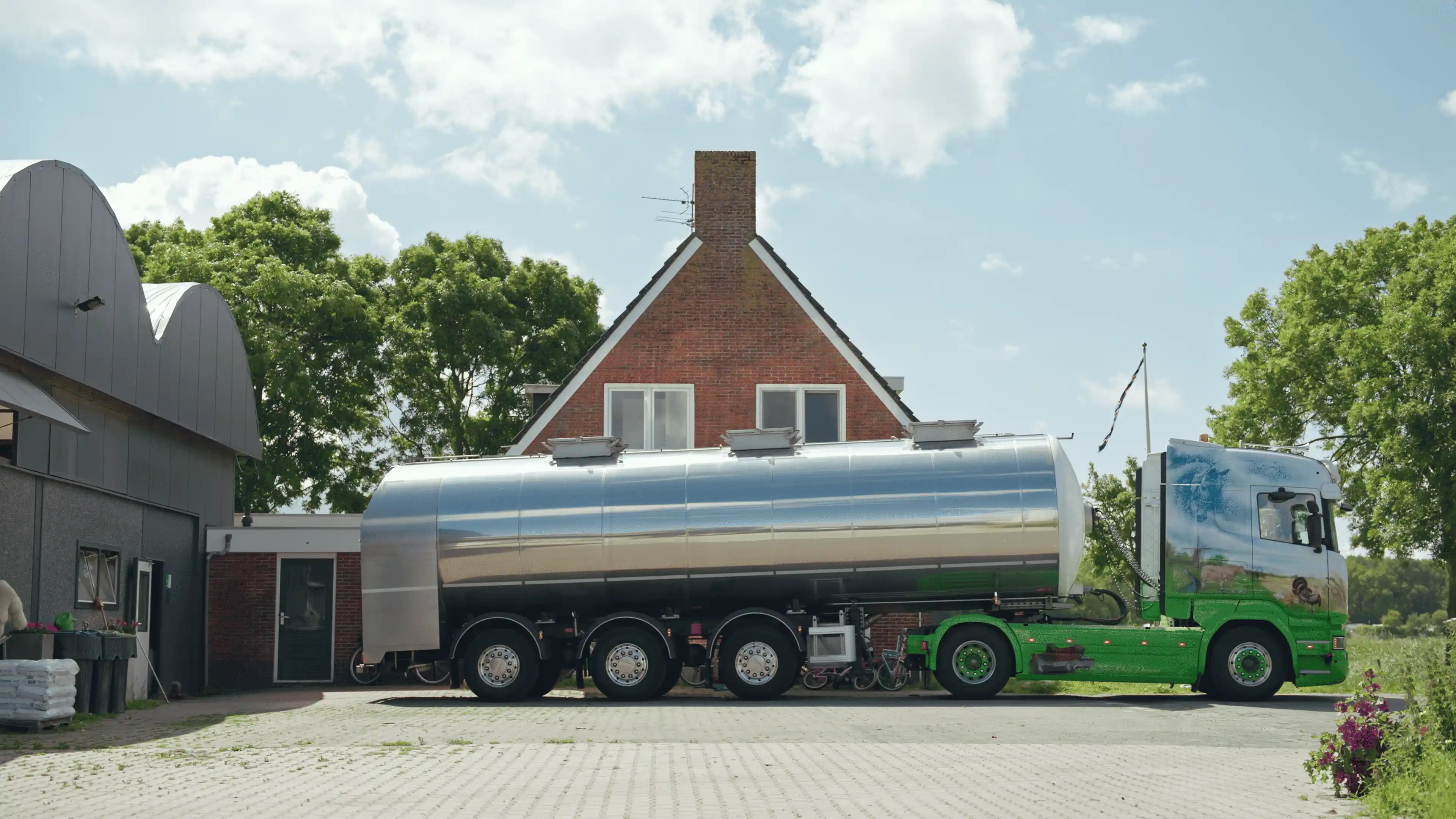 Grass-to-glass-truck